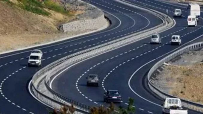 turkiye-kara-yollarinda-calismalar-suruyor-trafikte-aksamalar-devam-ediyor-r3bhT9Il.webp